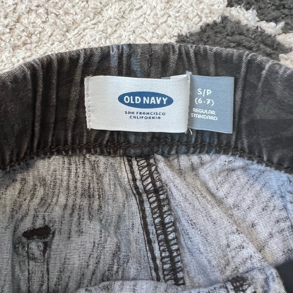 Old Navy elastic waistband shorts B4-13 - Picture 2 of 3